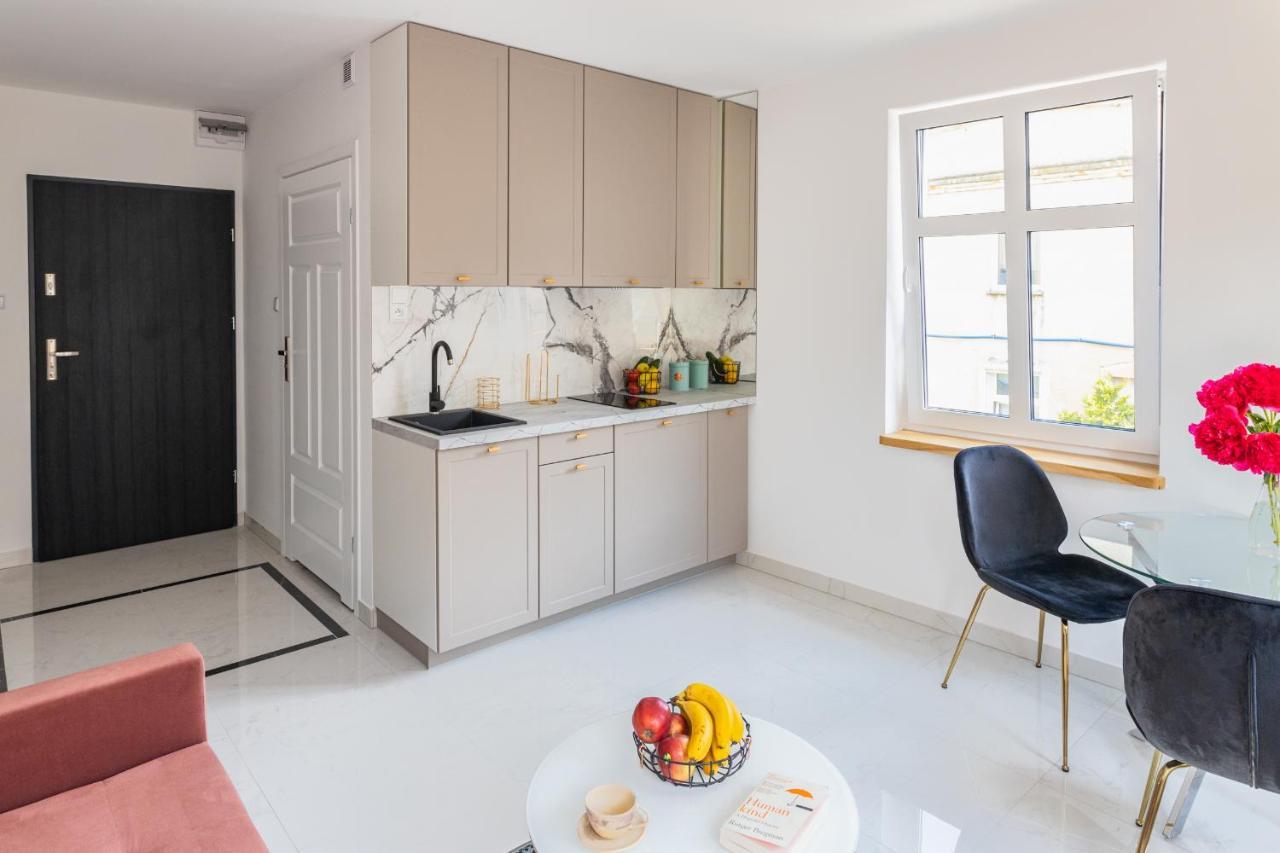 Moveen Corner South-east Exposition Apartment *