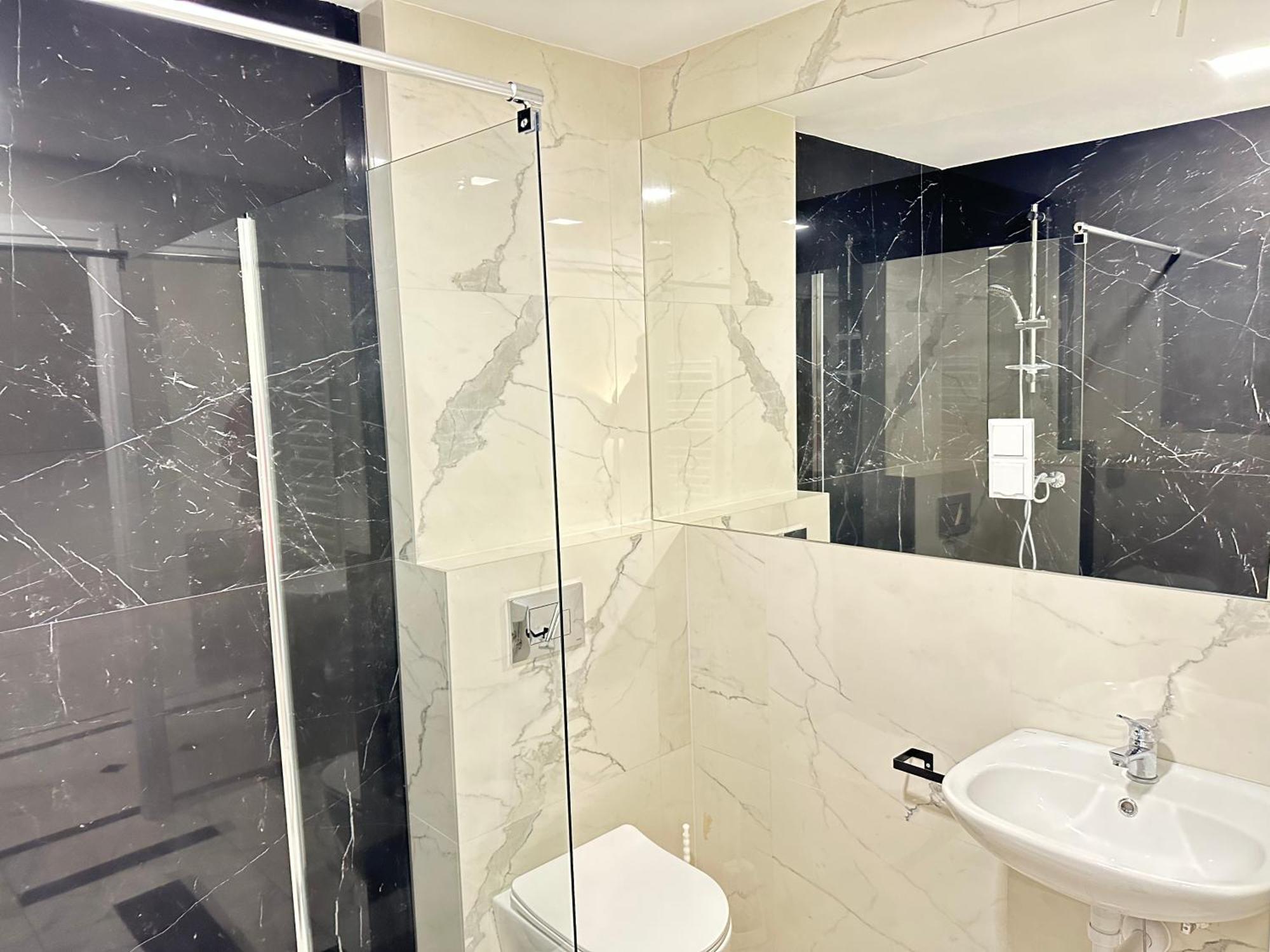 Moveen Corner South-east Exposition Apartment *