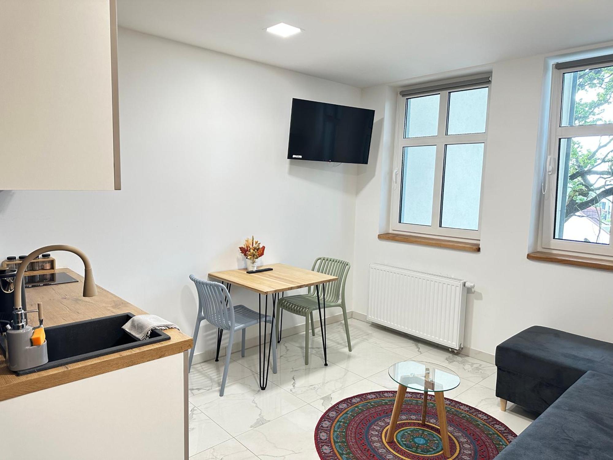 Moveen Corner South-east Exposition Apartment *