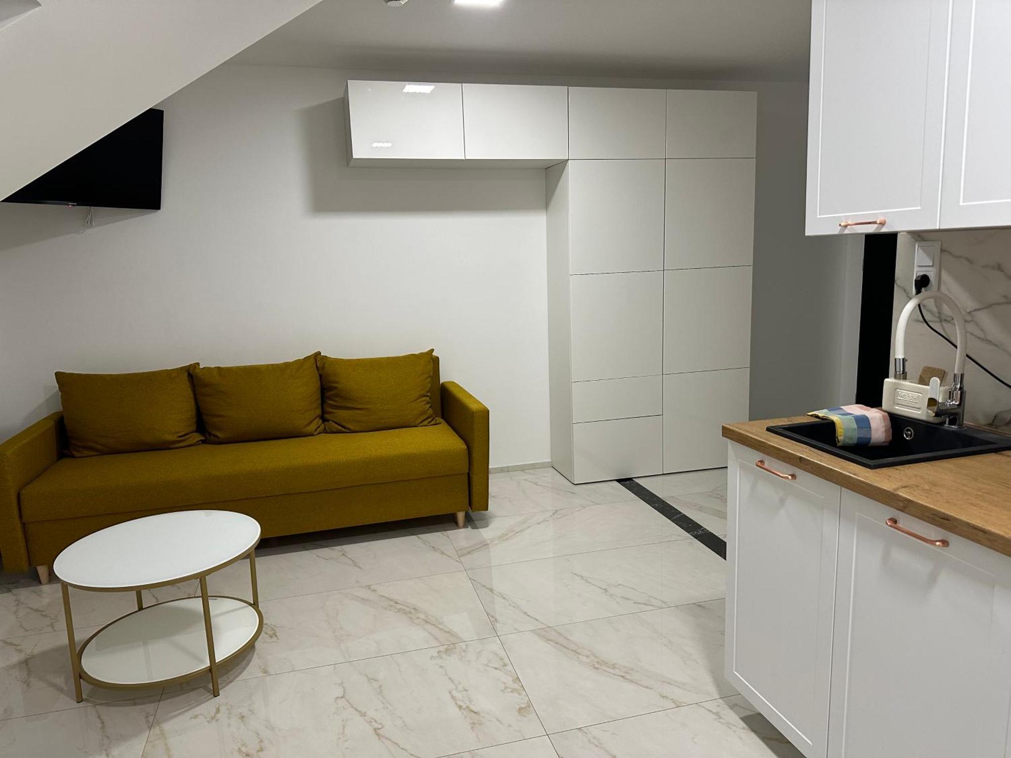 Moveen Corner South-east Exposition Apartment *